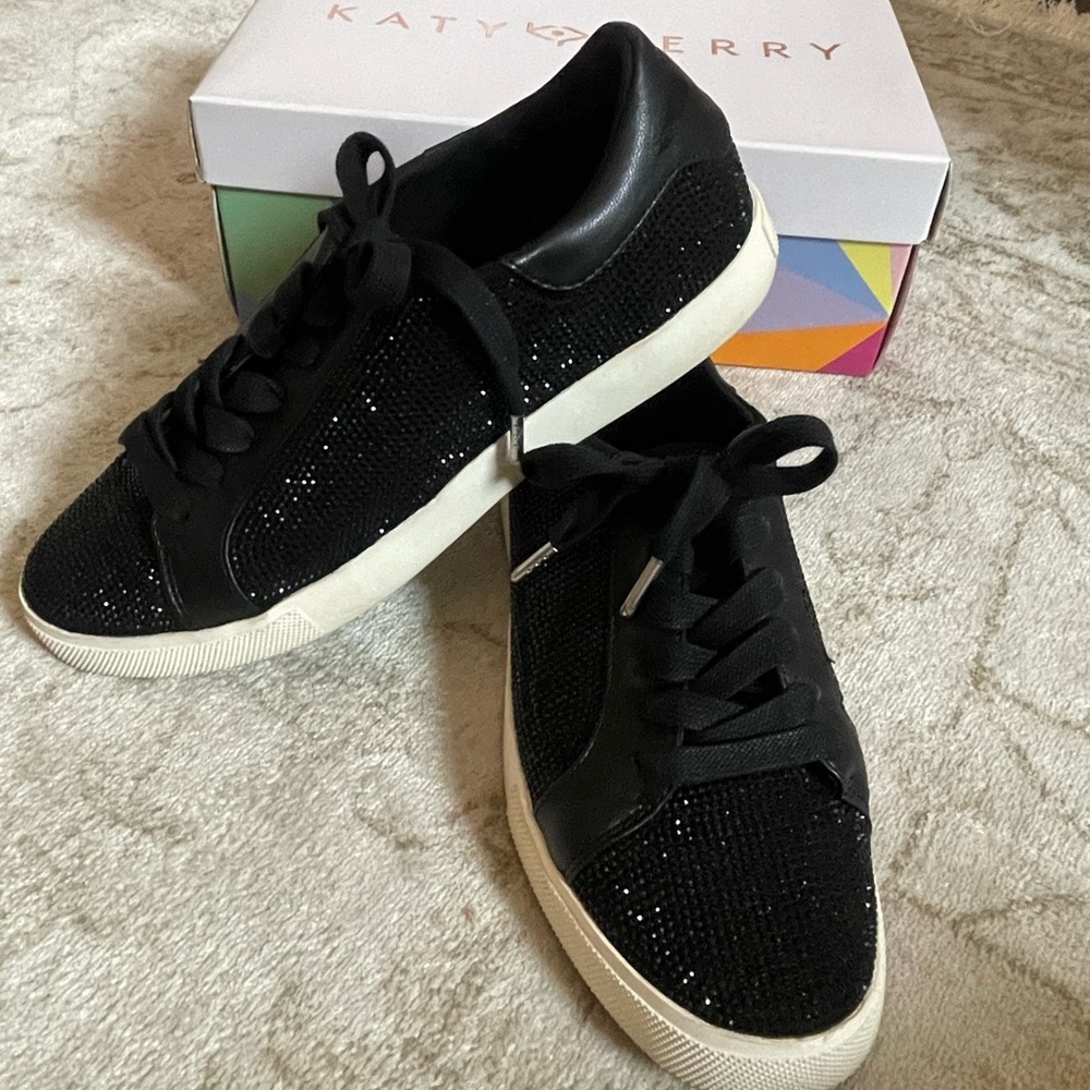 Katy Perry Rizzo-Cyrstal Stone shoe, black, size 7.5